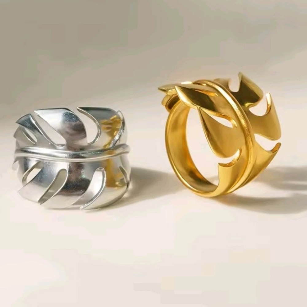 New ANTHRO 18K Gold Or Silvertone Stainless Steel Banana Leaf Ring